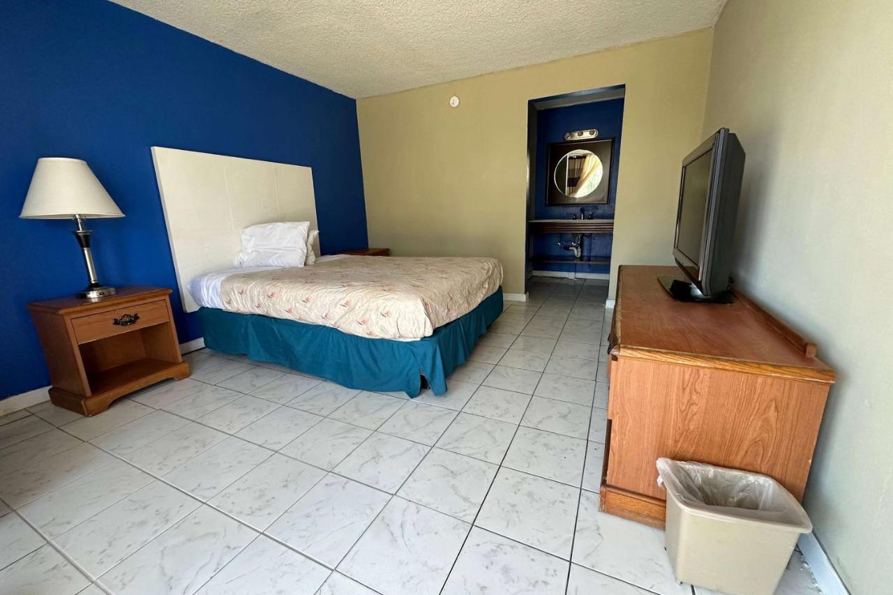 Travelodge By Wyndham Lumberton Exterior foto