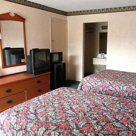 Travelodge By Wyndham Lumberton Habitación foto